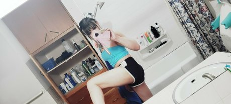 addiroll nudes pornstar image