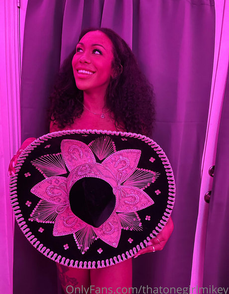 thatonegirlmikey nude pornstar picture