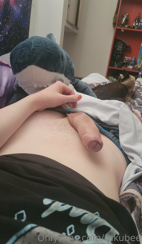 rakubee star nude images