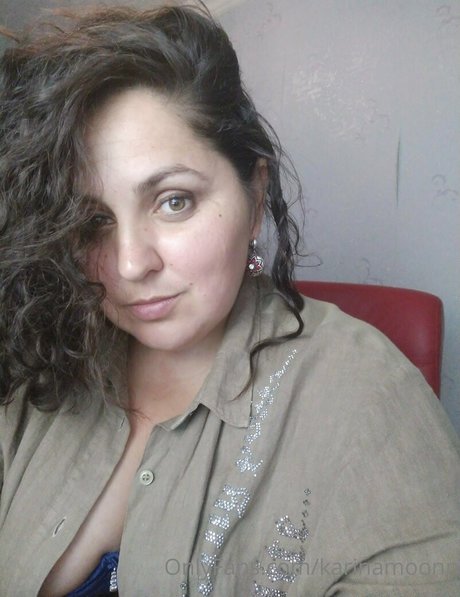 karinamoonn star naked image