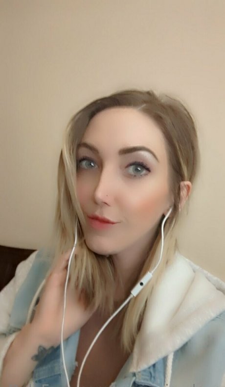 outside onlyfans hot sexy pic