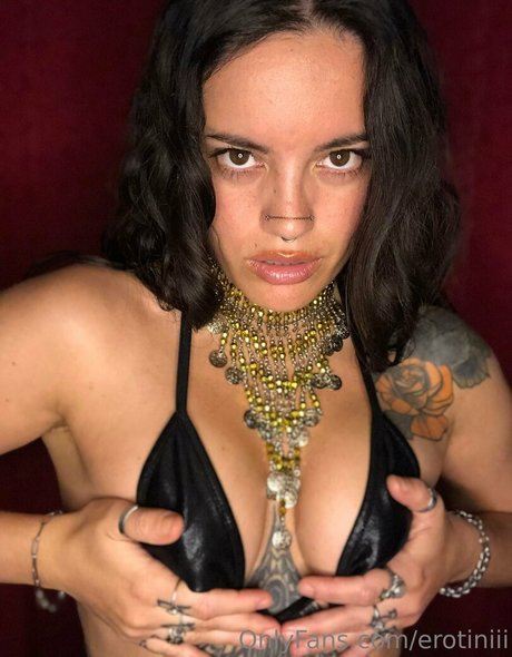 erotiniii model art archive