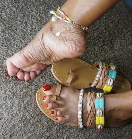 essencesoles exclusive actress image