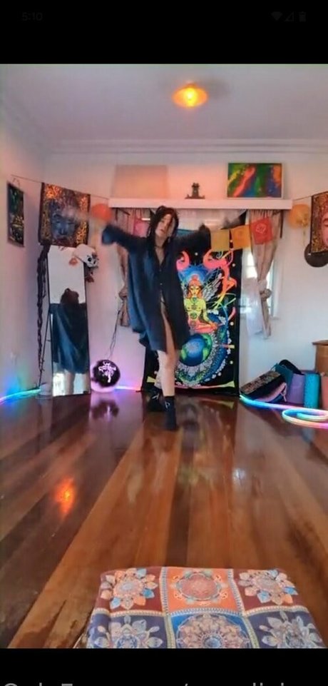 annalicia arts perfect model picture