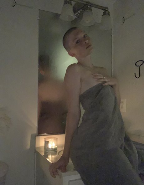 teen asian onlyfans beautiful naked photo