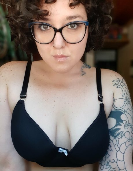 sweetfatbottomed sexy actress image