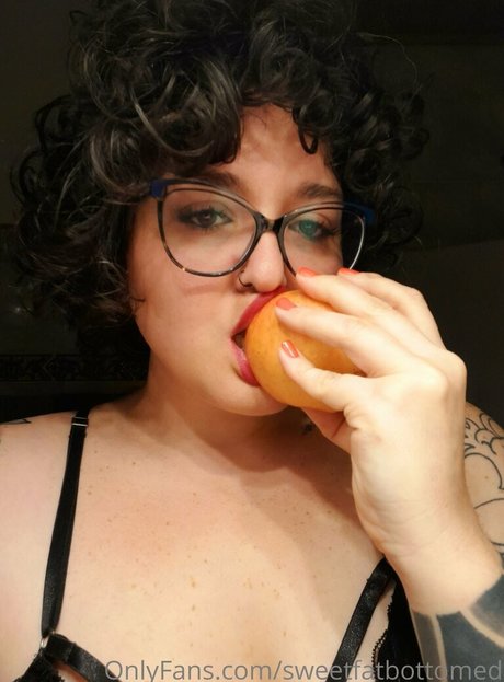 sweetfatbottomed exclusive pornstar pictures