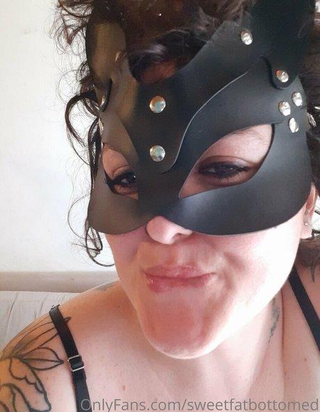 sweetfatbottomed model nude pictures