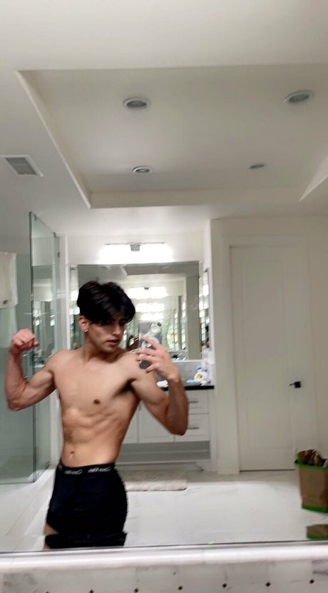 evillxe nude model picture