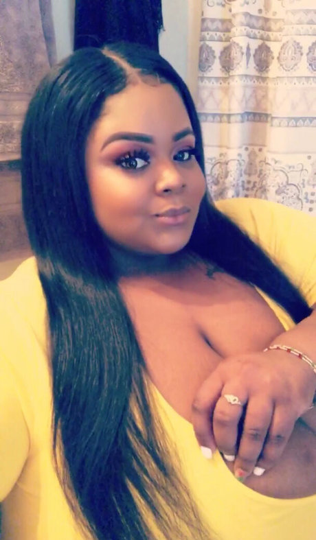 bigbabii hot model pics