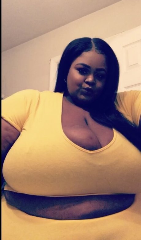 bigbabii pornstar nude picture