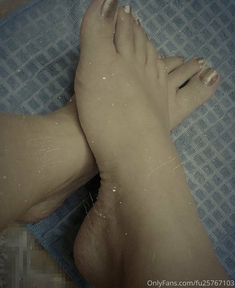 famouscreamy nice model img