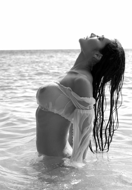 Ploytigerstam model sexy pictures