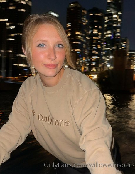 willowwhispers model sexy image