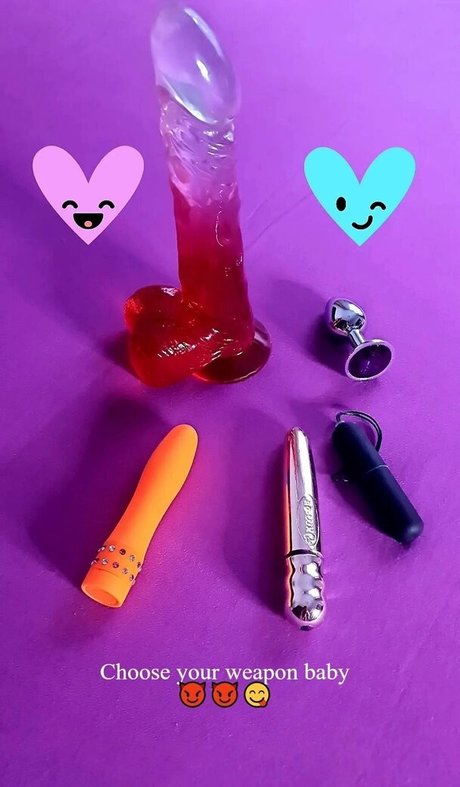 curlyjewelfree nude star pic