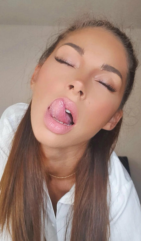 curlyjewelfree Quick photo