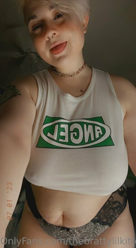 thebrattylilkitten model top image