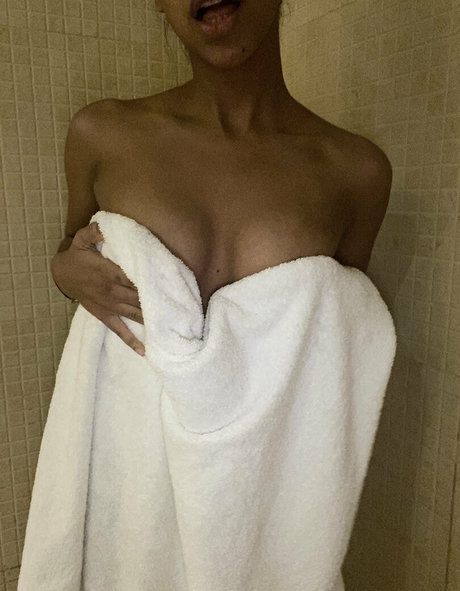 dayana wifey nude actress image