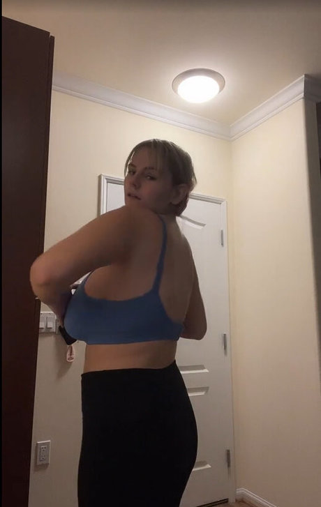 Emily V sexy actress picture