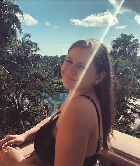 Emily V star gallery