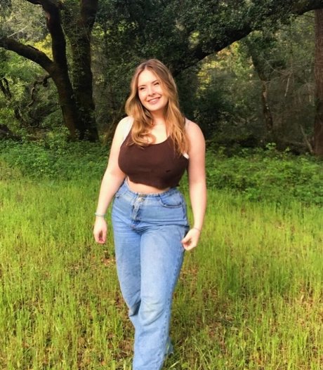 teen lesbian onlyfans free naked image