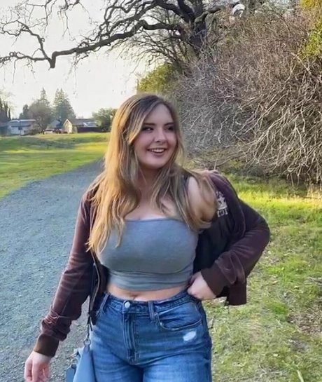 Haley E pornstar sexy pic