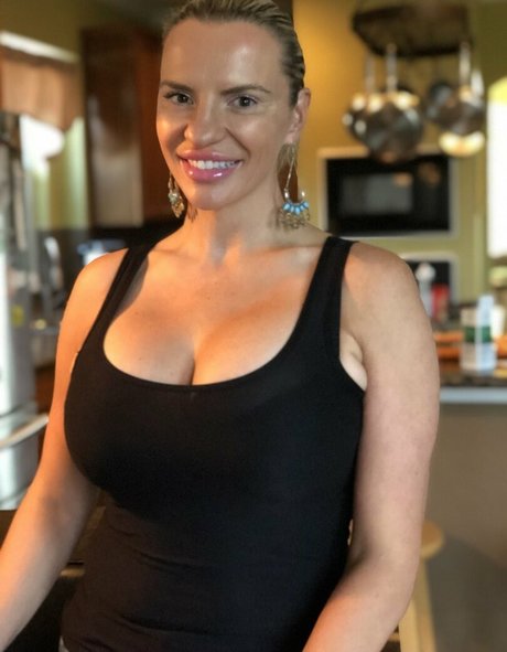 Tori Hendricz exclusive pornstar images