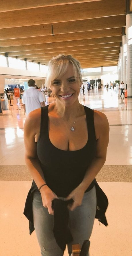 Tori Hendricz high quality model picture