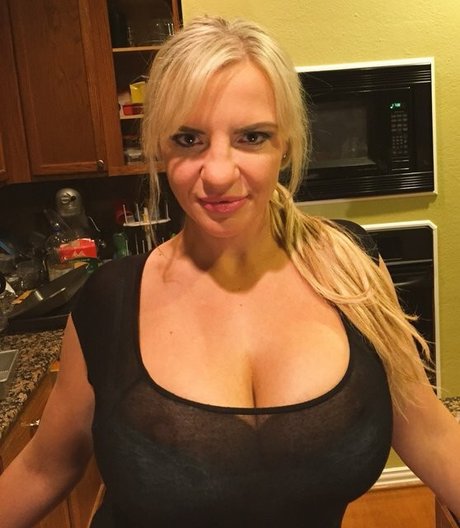 Tori Hendricz star photo