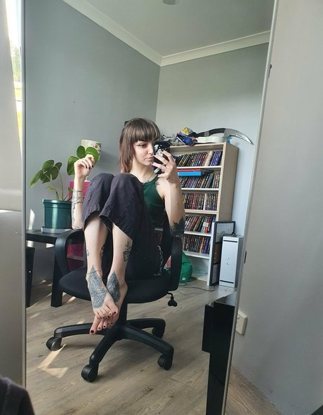 vi0let night nude star pictures