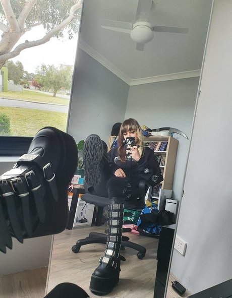 18 year old onlyfans nice photo