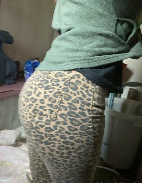 friskyfeline69 pornstar nude image