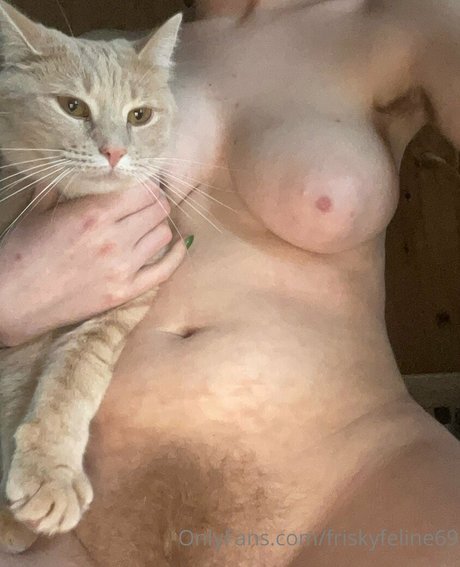 friskyfeline69 model exclusive gallery