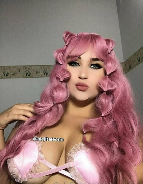 alexxisren beautiful actress photos