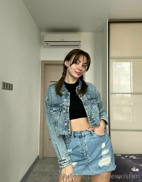 alexxisren model porn img