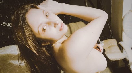 officialmila pornographic model picture