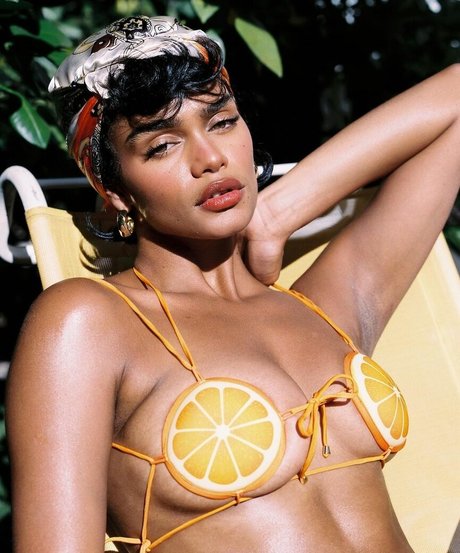 Aslayy Baugh star nice photos