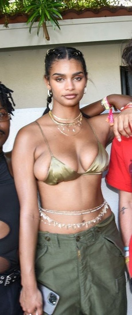 Aslayy Baugh sex model images