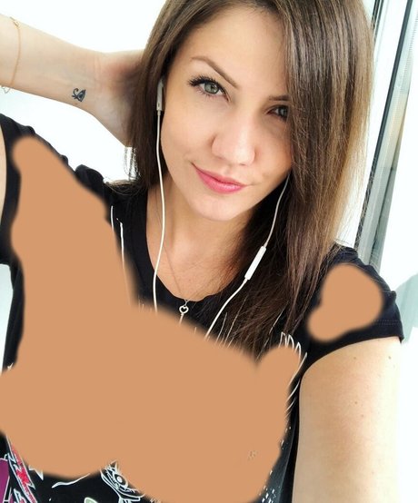 curvy muscle onlyfans hd picture