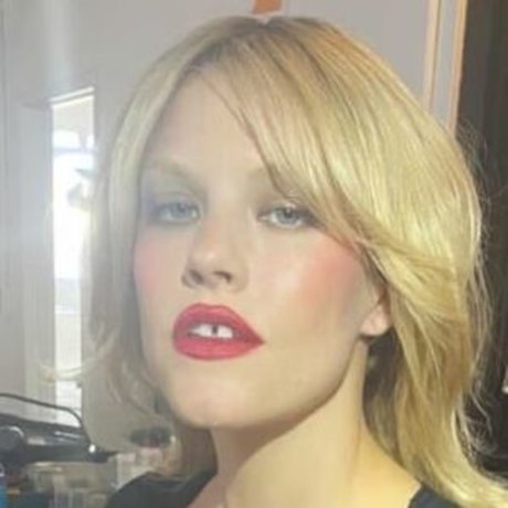 Ashley Smith nude actress img