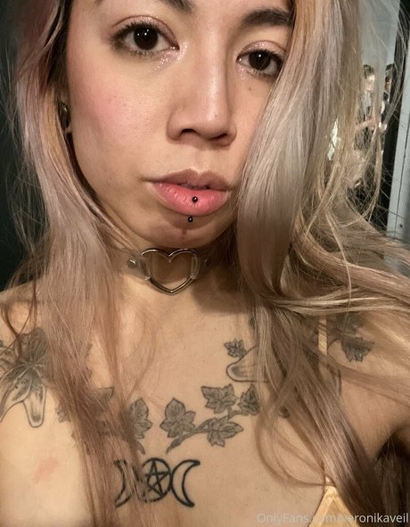 petite asian onlyfans pretty pic