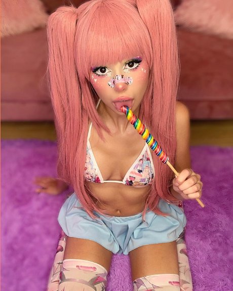 Nikki Barlowe porn star img