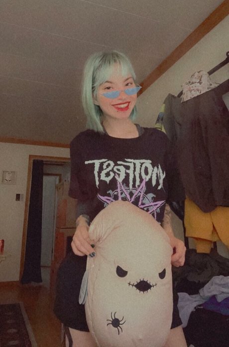 violets cabaret adult actress photo