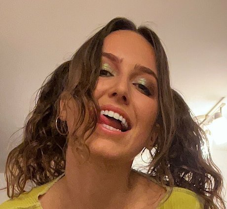 hang with bre sex model picture