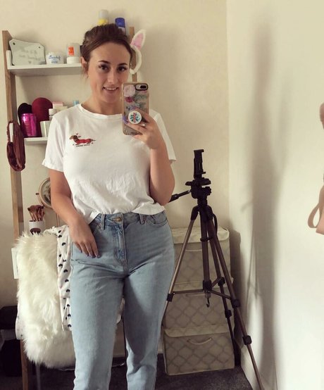 skinny big ass onlyfans nude picture