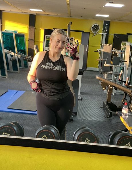 Bobbie Ann naked model galleries