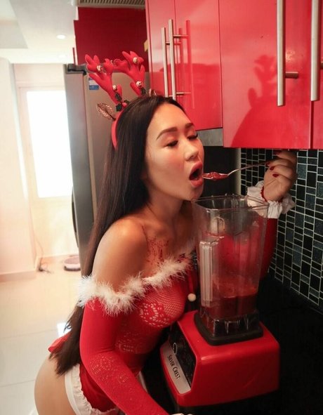 SarraSarry pornstar sex photo