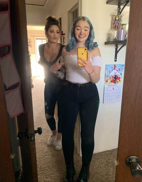 cowboytakemeaway pretty actress galleries