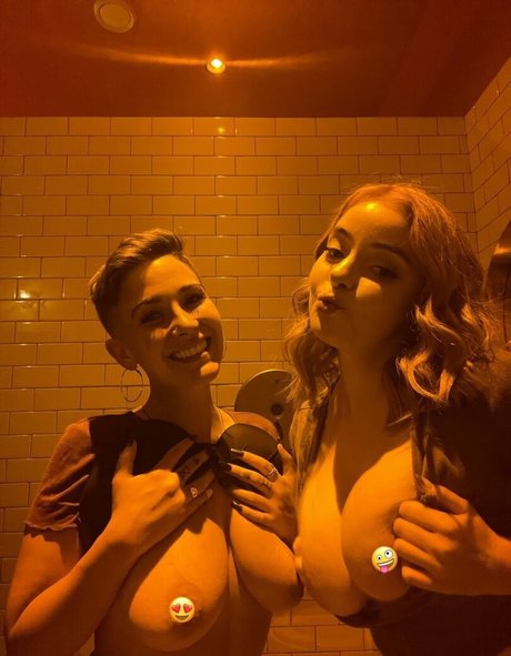 emilychestnut beautiful pornstar galleries