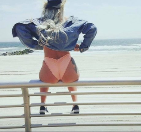 brittanybrittany model naked photo